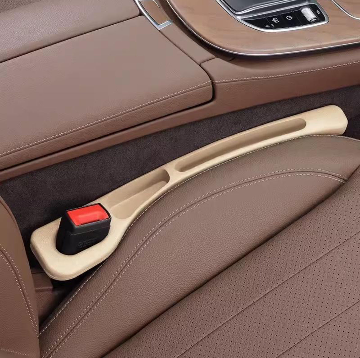 GapGuard™ -smart skydd som stoppar tappade saker i bilen